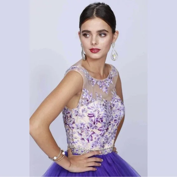 Floral Embroidered Ball Gown Size XS - Picture 5 of 17